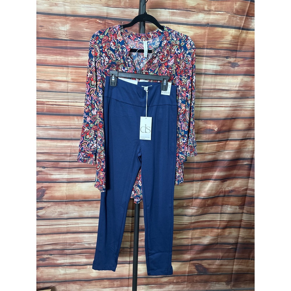 NWT 2 pc Dear Scarlett Outfit. LizBell blouse and Magic Skinny Pants. Sz M